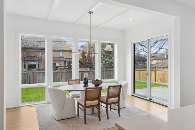 580 S Kearsage Avenue, Elmhurst, IL 60126