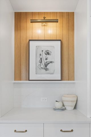 580 S Kearsage Avenue, Elmhurst, IL 60126