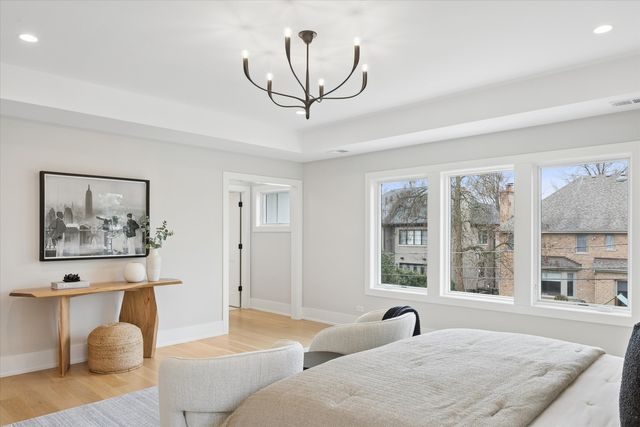 580 S Kearsage Avenue, Elmhurst, IL 60126