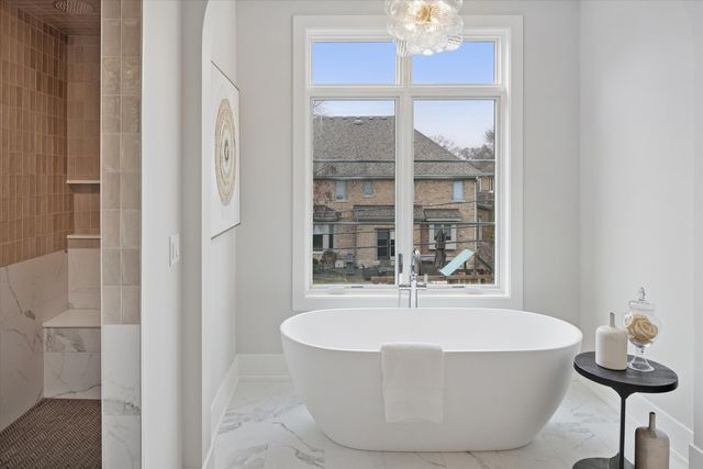 580 S Kearsage Avenue, Elmhurst, IL 60126