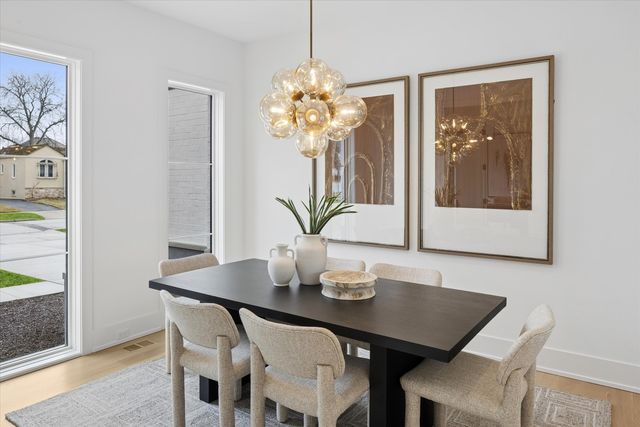 580 S Kearsage Avenue, Elmhurst, IL 60126