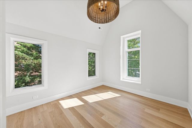 580 S Kearsage Avenue, Elmhurst, IL 60126