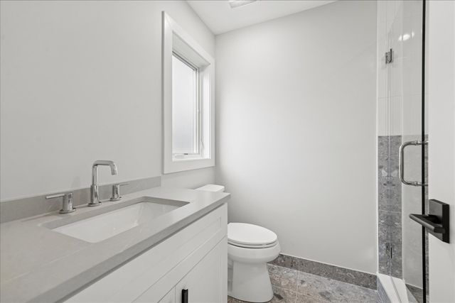 580 S Kearsage Avenue, Elmhurst, IL 60126