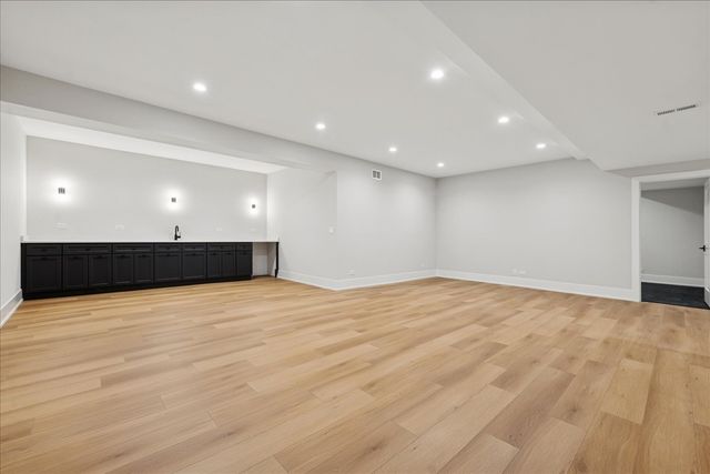 580 S Kearsage Avenue, Elmhurst, IL 60126