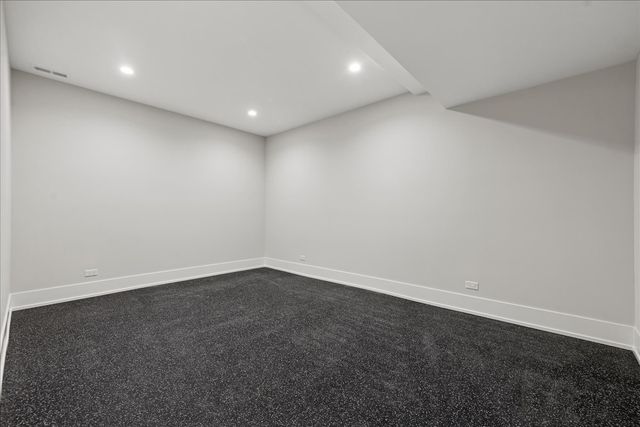 580 S Kearsage Avenue, Elmhurst, IL 60126