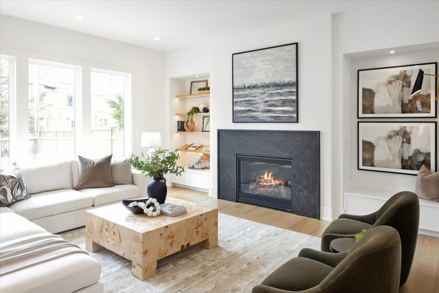 580 S Kearsage Avenue, Elmhurst, IL 60126