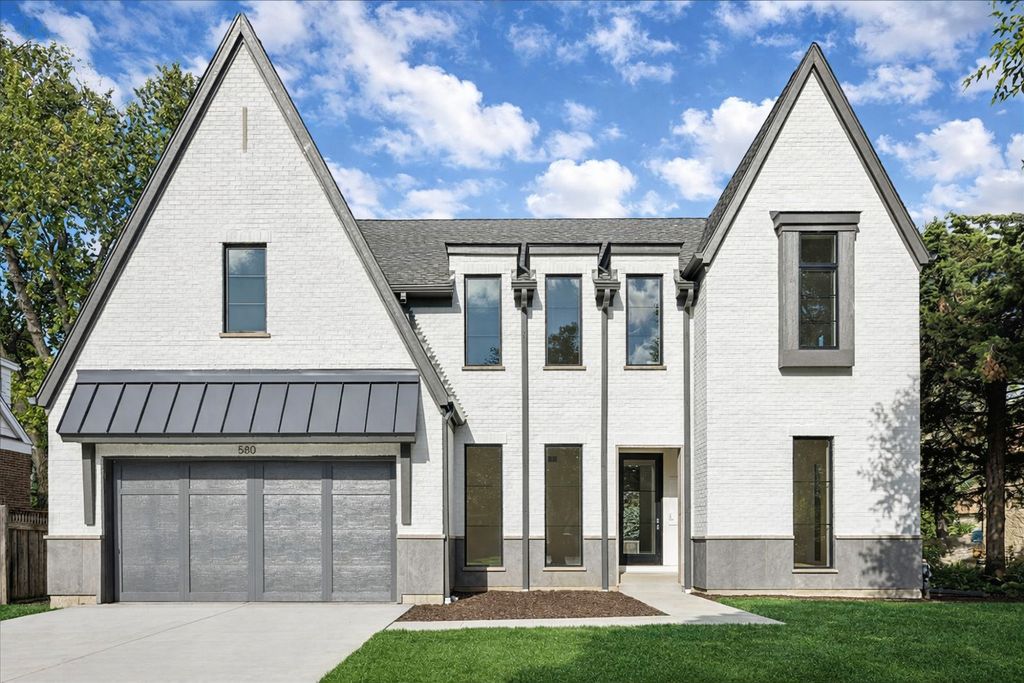 580 S Kearsage Avenue, Elmhurst, IL 60126