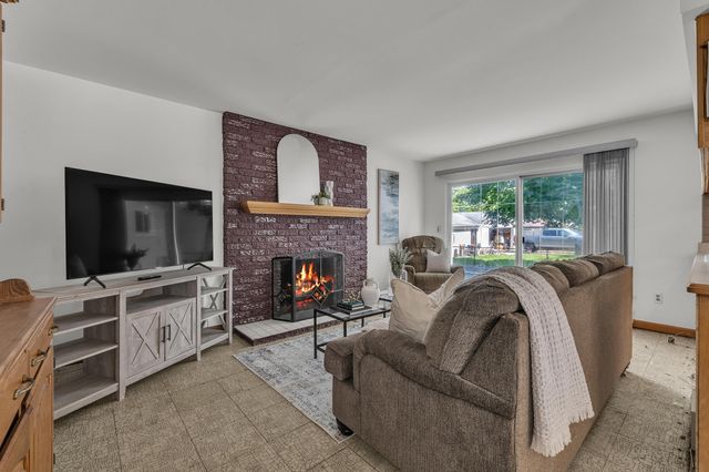 1243 Springer Street, Westland, MI 48186