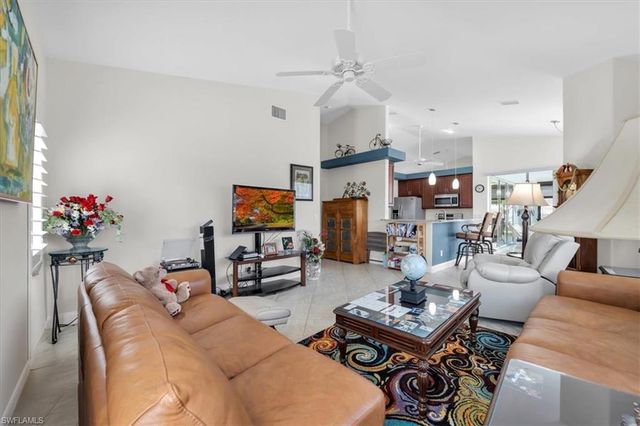 1157 SE 32nd TER, Cape Coral, FL 33904