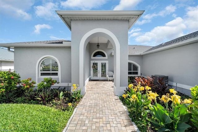 1157 SE 32nd TER, Cape Coral, FL 33904