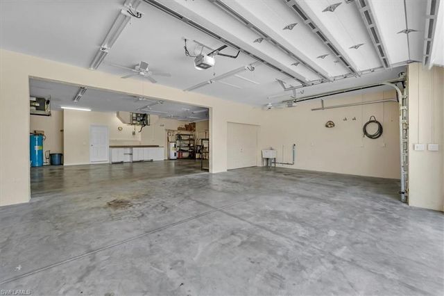 1157 SE 32nd TER, Cape Coral, FL 33904
