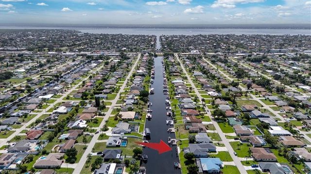 1157 SE 32nd TER, Cape Coral, FL 33904