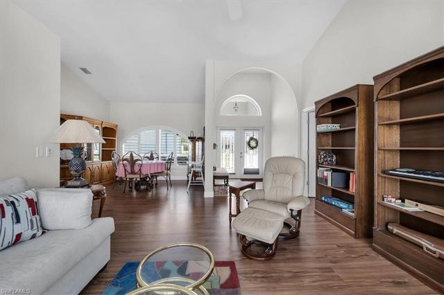 1157 SE 32nd TER, Cape Coral, FL 33904