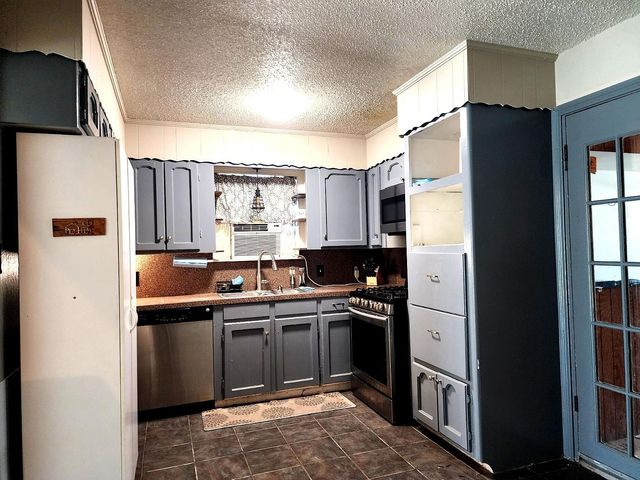 505 Allen Court, Alvin, TX 77511