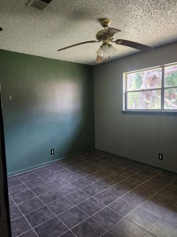 505 Allen Court, Alvin, TX 77511