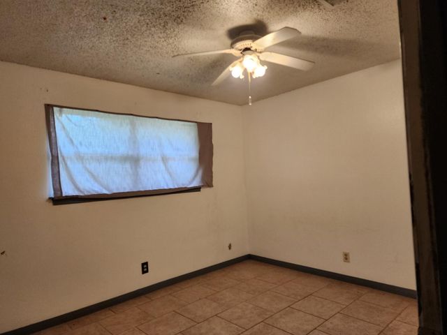 505 Allen Court, Alvin, TX 77511