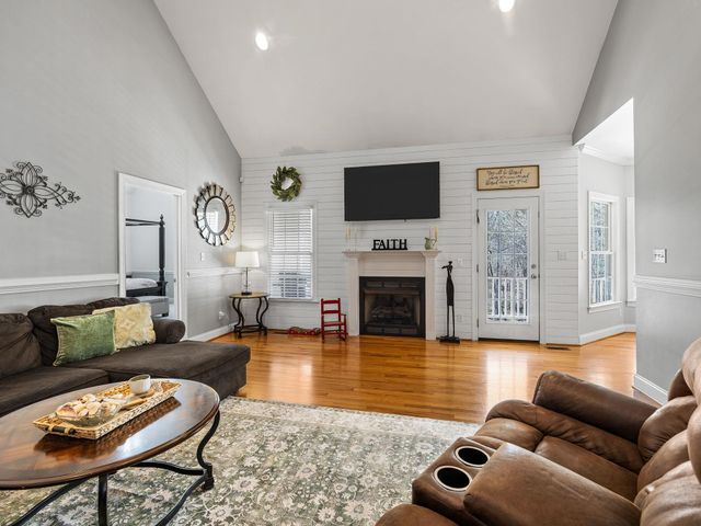 609 Nicholas Austin Lane, Boiling Springs, SC 29316