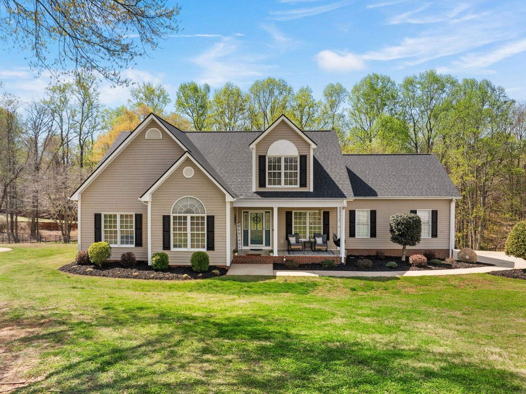 609 Nicholas Austin Lane, Boiling Springs, SC 29316