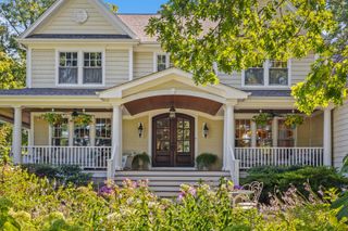 27w773 Beecher Avenue, Winfield, IL 60190