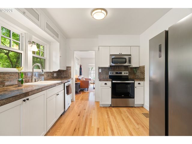 5504 Se ANKENY St, Portland, OR 97215