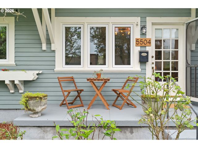 5504 Se ANKENY St, Portland, OR 97215
