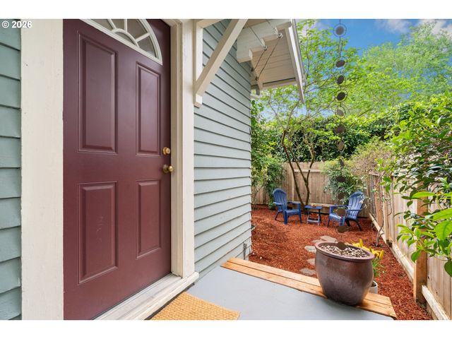5504 Se ANKENY St, Portland, OR 97215