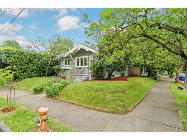 5504 Se ANKENY St, Portland, OR 97215