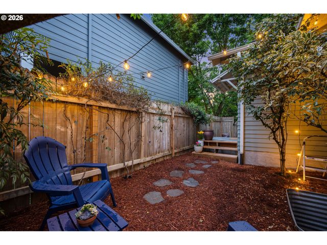 5504 Se ANKENY St, Portland, OR 97215