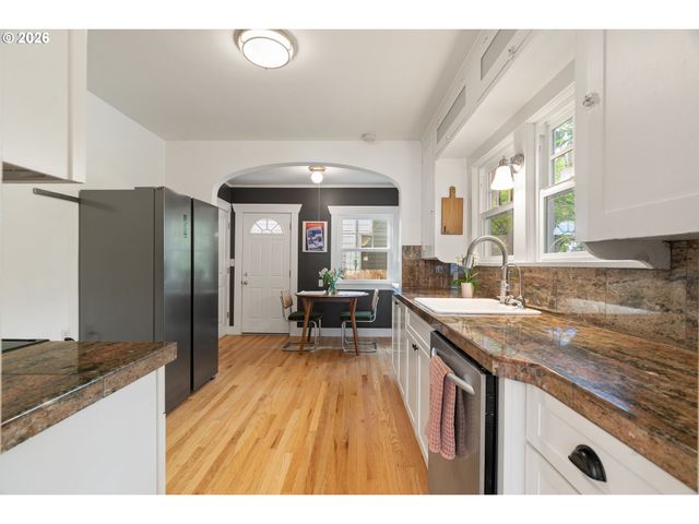 5504 Se ANKENY St, Portland, OR 97215