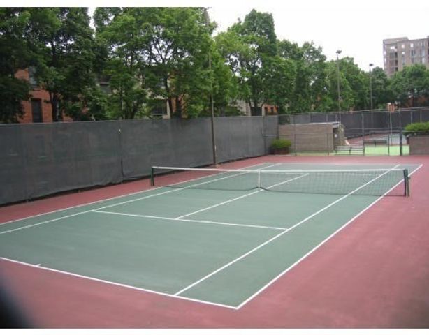 33 Pond Av 913, Brookline, MA 02445