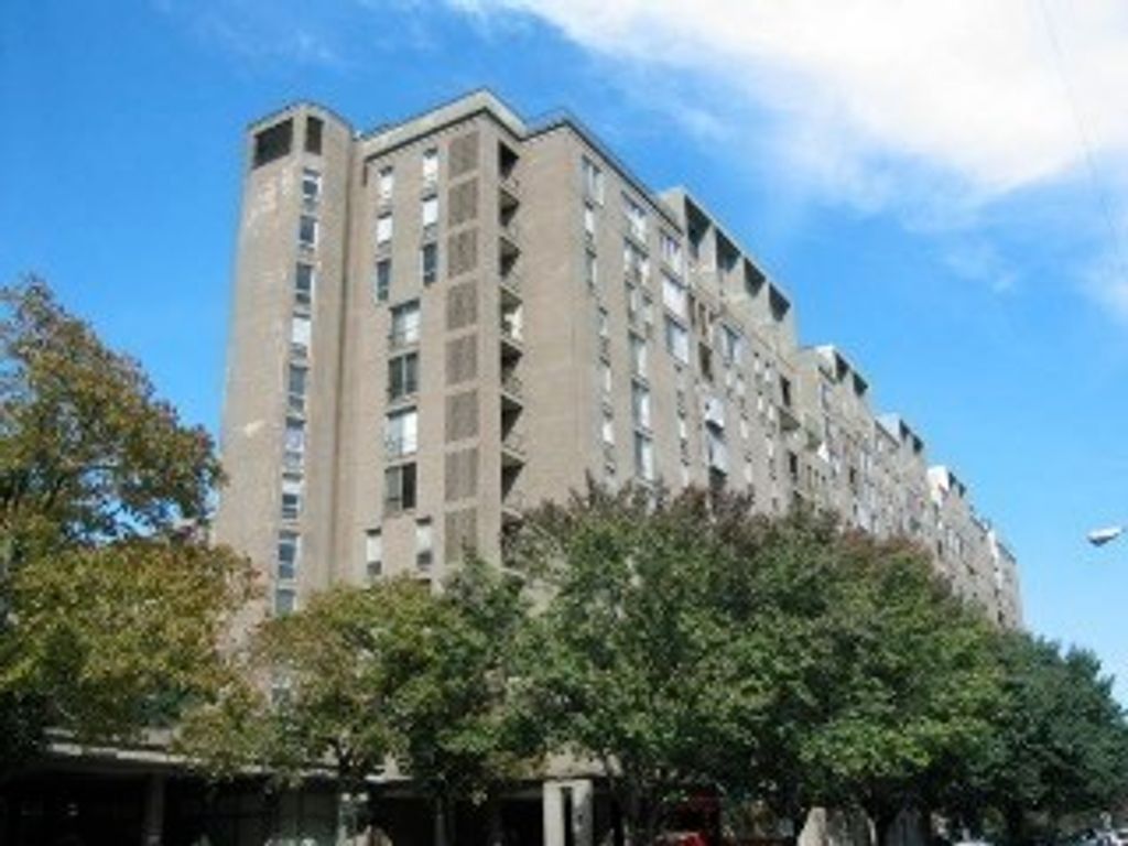 33 Pond Av 913, Brookline, MA 02445