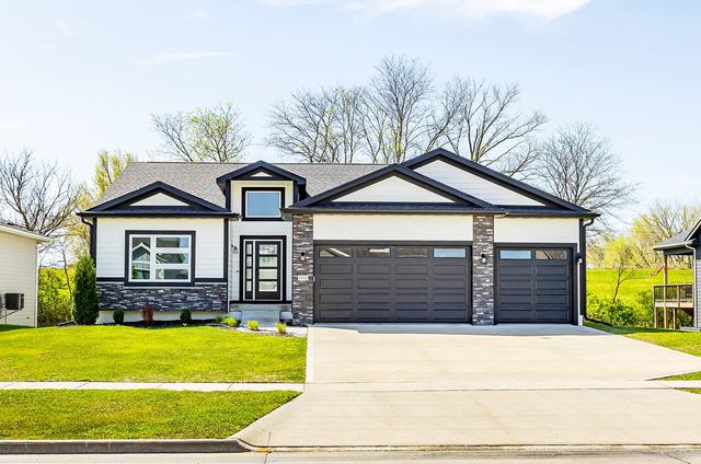 1532 Marina Cove Drive, Polk City, IA 50226