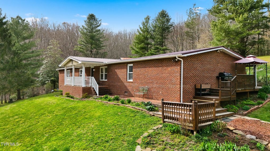 7209 Hunsucker Road, Norton, VA 24273