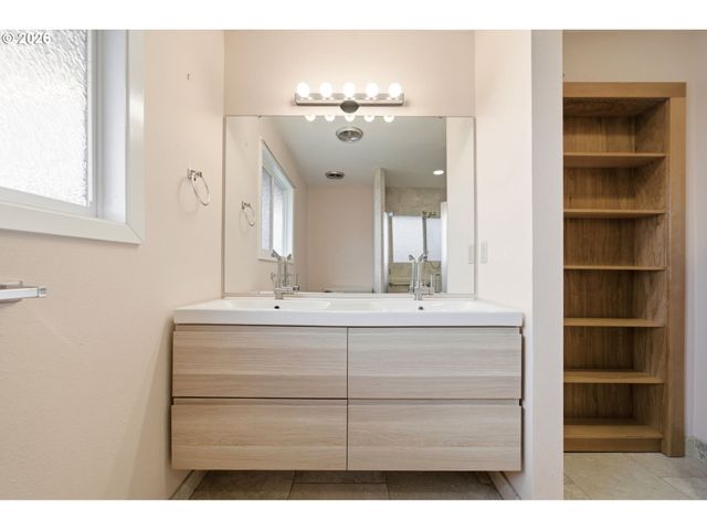 224 Ne 22ND Ave, Camas, WA 98607