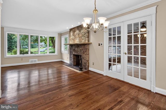 7614 WOODRIDGE CIR, Alexandria, VA 22308