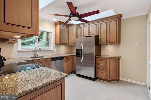7614 WOODRIDGE CIR, Alexandria, VA 22308