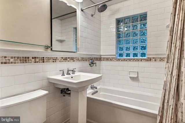 7614 WOODRIDGE CIR, Alexandria, VA 22308