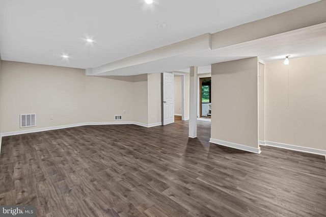 7614 WOODRIDGE CIR, Alexandria, VA 22308