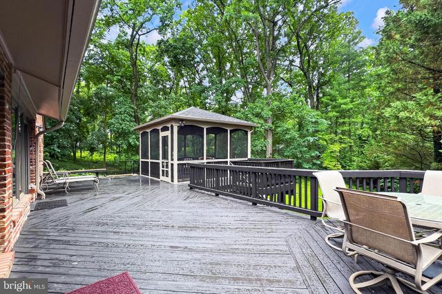 7614 WOODRIDGE CIR, Alexandria, VA 22308