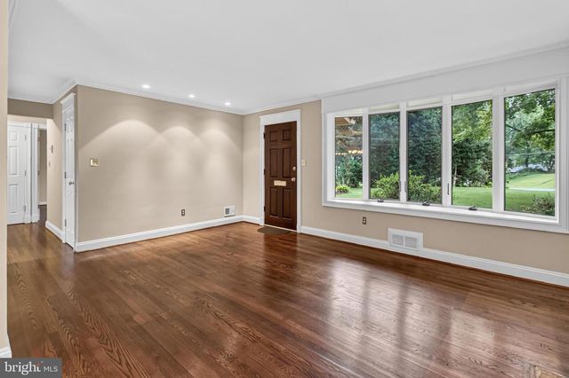 7614 WOODRIDGE CIR, Alexandria, VA 22308