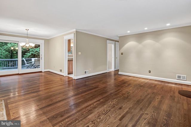 7614 WOODRIDGE CIR, Alexandria, VA 22308
