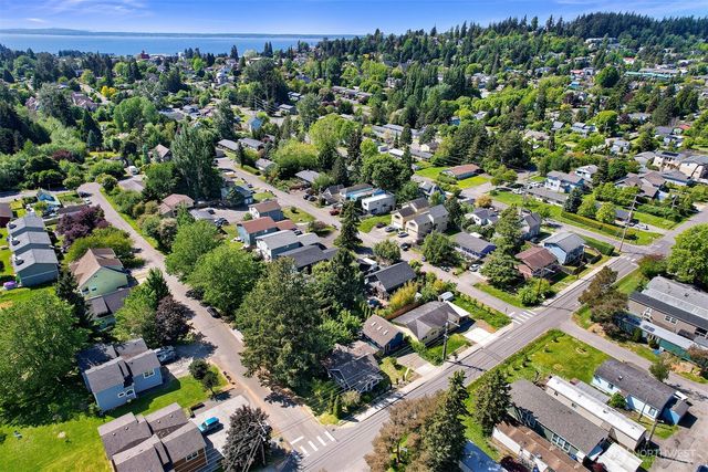 1706 24th Street, Bellingham, WA 98225