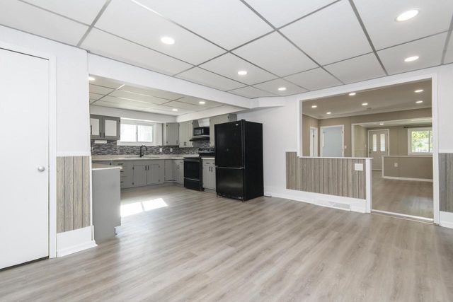 1021 Aurora STREET, Waukesha, WI 53186