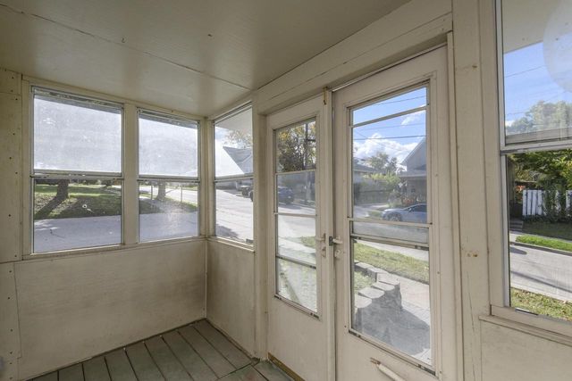 1021 Aurora STREET, Waukesha, WI 53186