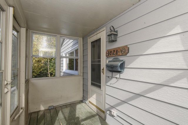 1021 Aurora STREET, Waukesha, WI 53186