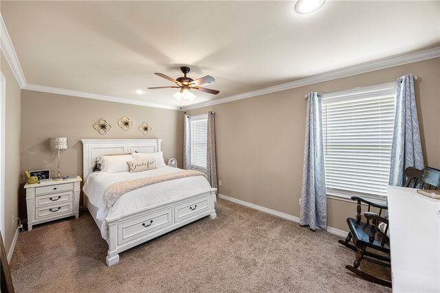 233 Redwood Lane, Russellville, AR 72802