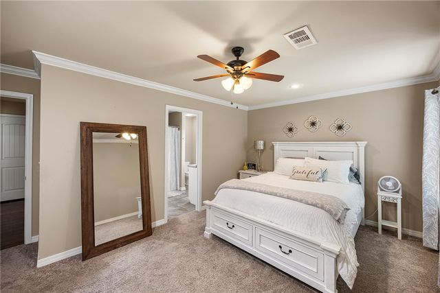 233 Redwood Lane, Russellville, AR 72802