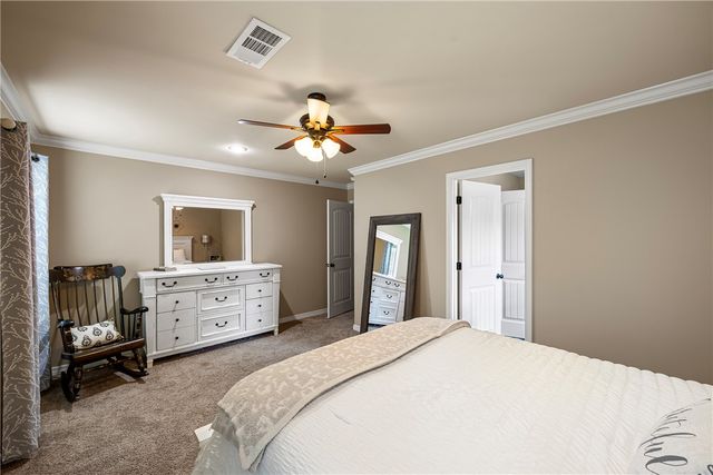 233 Redwood Lane, Russellville, AR 72802