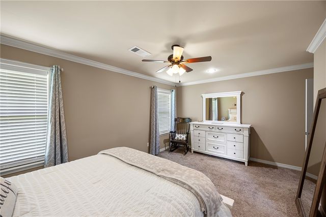 233 Redwood Lane, Russellville, AR 72802