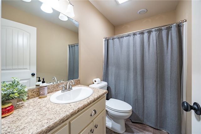 233 Redwood Lane, Russellville, AR 72802